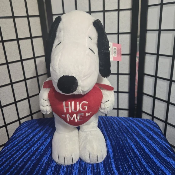 Peanuts Snoopy Plush Toy in Classic Black and White - Picture 3 of 5